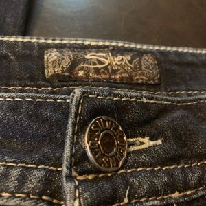 SILVER JEANS CO. “Suki” dark wash sz 18.